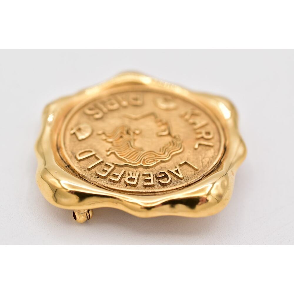 Karl Lagerfeld Vintage Logo Seal Brooch Pin Paris Medallion Gold Signed Bin5B - Picture 7 of 12